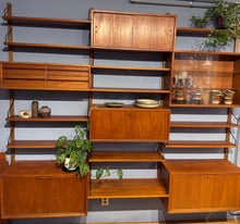 Afbeelding in Gallery-weergave laden, Poul Cadovius, Royal System, Wandsysteem
