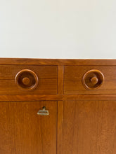 Afbeelding in Gallery-weergave laden, Zweeds Teak Dressoir, Breox