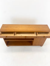 Afbeelding in Gallery-weergave laden, Zweeds Vintage Dressoir, Svensk Möbelindustri