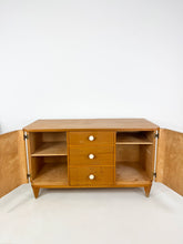 Afbeelding in Gallery-weergave laden, Zweedse Vintage Kast