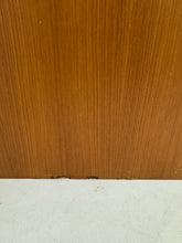 Afbeelding in Gallery-weergave laden, Laag Teak Boekenkast
