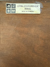 Load image into Gallery viewer, Ærthøj Jensen & Mølholm Herning Palissander Dressoir