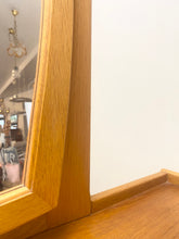 Afbeelding in Gallery-weergave laden, Teak Kaptafel uit Zweden