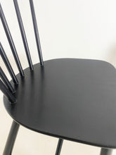 Afbeelding in Gallery-weergave laden, FDB Møbler Spijlenstoelen, 1960s