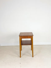 Afbeelding in Gallery-weergave laden, Vintage Teak Nachtkastje