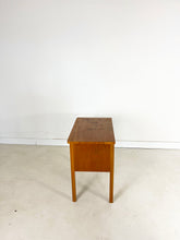 Afbeelding in Gallery-weergave laden, Vintage Nachtkastje