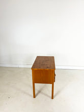 Afbeelding in Gallery-weergave laden, Vintage Nachtkastje