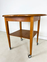 Afbeelding in Gallery-weergave laden, Bijzettafel op wieltjes