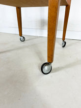 Afbeelding in Gallery-weergave laden, Bijzettafel op wieltjes