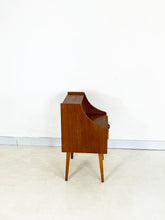 Afbeelding in Gallery-weergave laden, Mid-Century Night-Stand