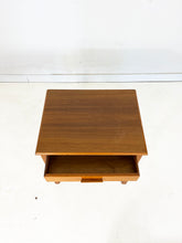 Afbeelding in Gallery-weergave laden, Vintage Nachtkastjes (set van 2)