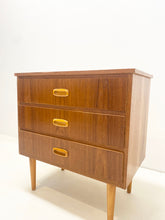 Afbeelding in Gallery-weergave laden, Kleine Teak Ladekast
