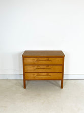 Afbeelding in Gallery-weergave laden, Kleine Berkenhout Ladekast uit Zweden.