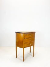 Load image into Gallery viewer, Berken Bijzetkastje / Halkastje