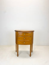 Load image into Gallery viewer, Berken Bijzetkastje / Halkastje