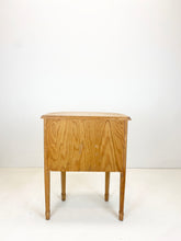 Load image into Gallery viewer, Berken Bijzetkastje / Halkastje