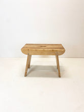 Afbeelding in Gallery-weergave laden, Grote Vintage Kruk uit Zweden