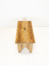 Afbeelding in Gallery-weergave laden, Grote Vintage Kruk uit Zweden