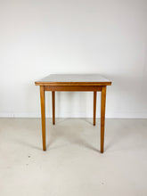 Afbeelding in Gallery-weergave laden, Edsbyverken Keukentafel, uitschuifbaar