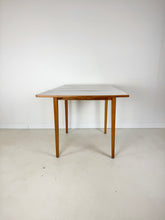 Afbeelding in Gallery-weergave laden, Edsbyverken Keukentafel, uitschuifbaar