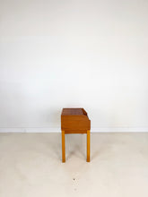 Afbeelding in Gallery-weergave laden, Teak Halkastje / Bank