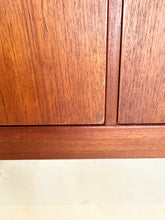 Afbeelding in Gallery-weergave laden, Ulferts Vintage Sideboard / Dressoir