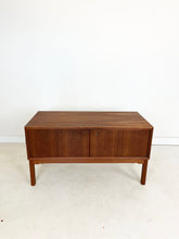 Afbeelding in Gallery-weergave laden, Lage Teak Kast