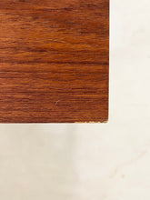 Afbeelding in Gallery-weergave laden, Lage Teak Kast