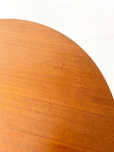 Afbeelding in Gallery-weergave laden, Uitschuifbare Teaktafel (rond/ovaal) uit Zweden