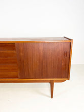Afbeelding in Gallery-weergave laden, Scandinavische Teak Sideboard / Dressoir