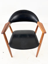 Load image into Gallery viewer, Black Leather Chair
