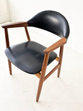 Load image into Gallery viewer, Black Leather Chair