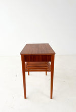 Afbeelding in Gallery-weergave laden, Vintage Nachtkastje