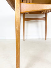 Load image into Gallery viewer, Teak Eettafel uit Zweden