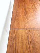 Afbeelding in Gallery-weergave laden, Uitschuifbare Vintage Teak Tafel