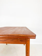 Afbeelding in Gallery-weergave laden, Uitschuifbare Vintage Teak Tafel