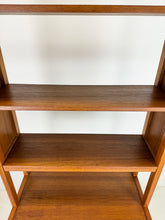 Afbeelding in Gallery-weergave laden, Hoge Teak Boekenkast (1/2)