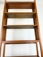 Afbeelding in Gallery-weergave laden, Hoge Teak Boekenkast (1/2)