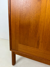 Afbeelding in Gallery-weergave laden, Teak Wandkast / Boekenkast uit Zweden