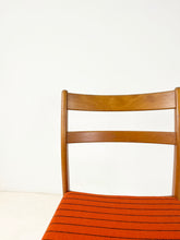 Afbeelding in Gallery-weergave laden, Zweedse Vintage Stoelen (set van 4)