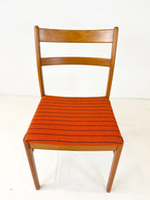 Afbeelding in Gallery-weergave laden, Zweedse Vintage Stoelen (set van 4)