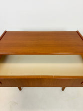 Afbeelding in Gallery-weergave laden, Deens Teak Ladekastje