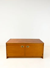 Afbeelding in Gallery-weergave laden, Low Vintage Standing Cabinet