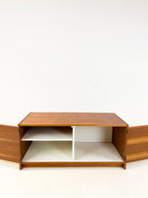 Afbeelding in Gallery-weergave laden, Low Vintage Standing Cabinet