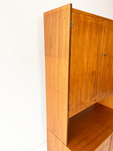 Afbeelding in Gallery-weergave laden, Teak Opbergkast