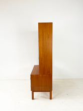 Afbeelding in Gallery-weergave laden, Teak Opbergkast
