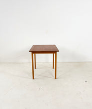 Afbeelding in Gallery-weergave laden, Teak Bijzettafeltje