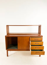 Afbeelding in Gallery-weergave laden, Scandinavische Opbergkast / Boekenkast