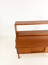 Afbeelding in Gallery-weergave laden, Scandinavische Opbergkast / Boekenkast
