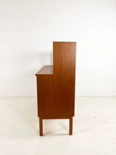 Afbeelding in Gallery-weergave laden, Scandinavische Opbergkast / Boekenkast